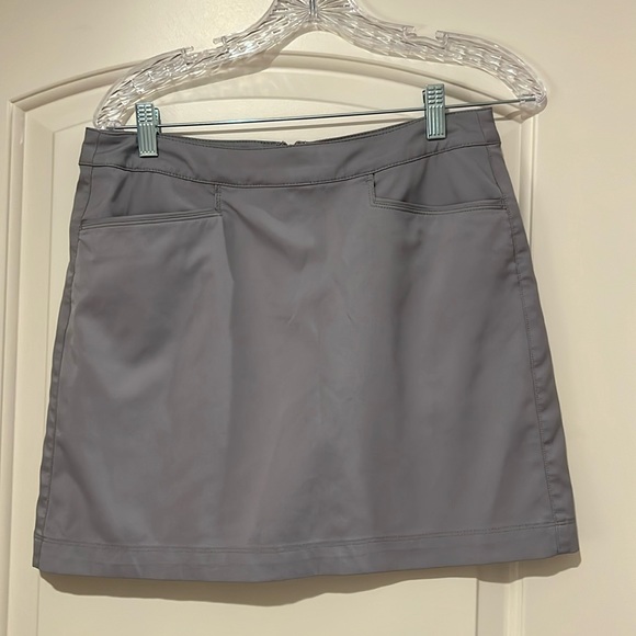 Women’s PGA Golf Skirt with Shorts. Size 4. Gray - Picture 1 of 10